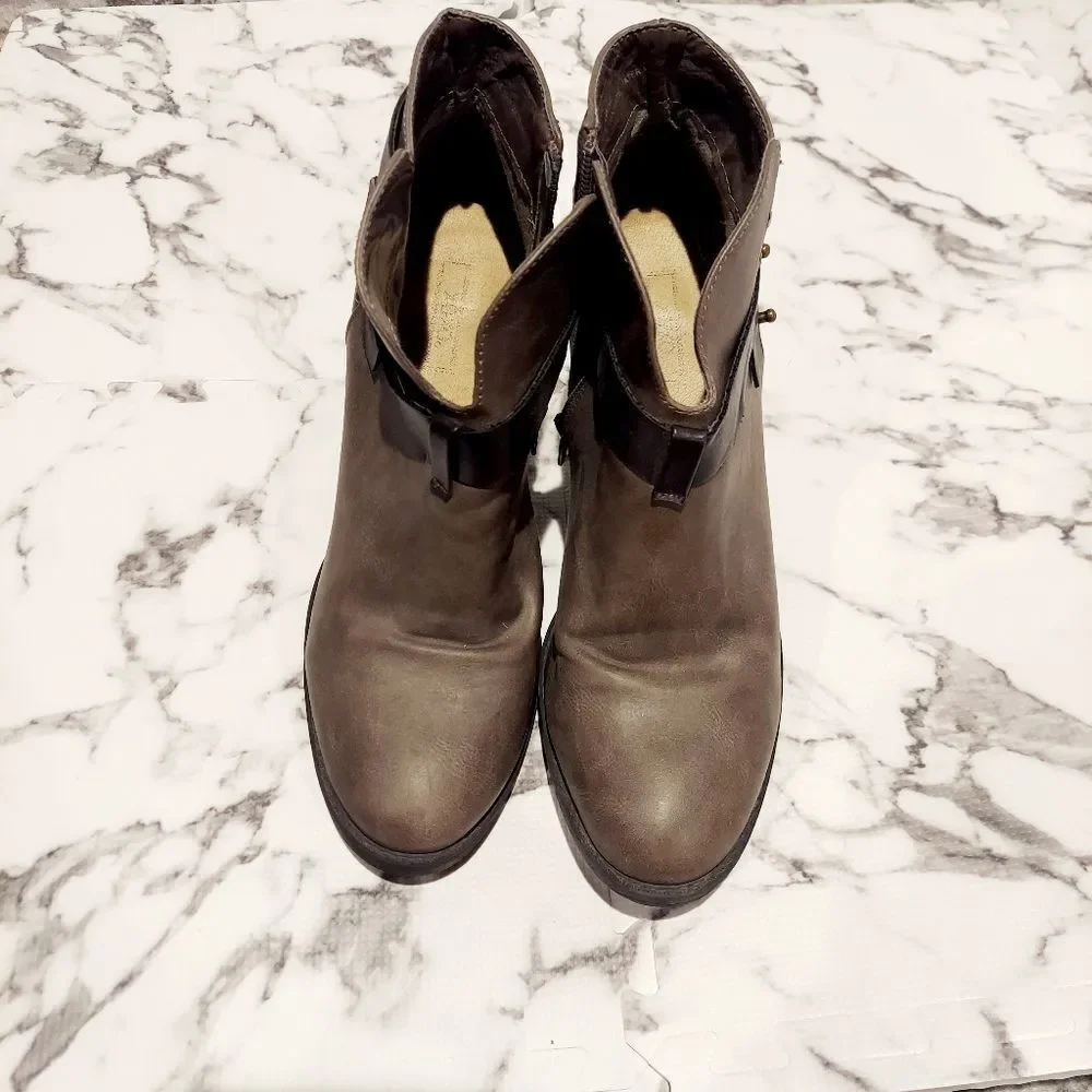 𝅺XOXO boots Brown womens size 8.5 - Picture 3 of 9